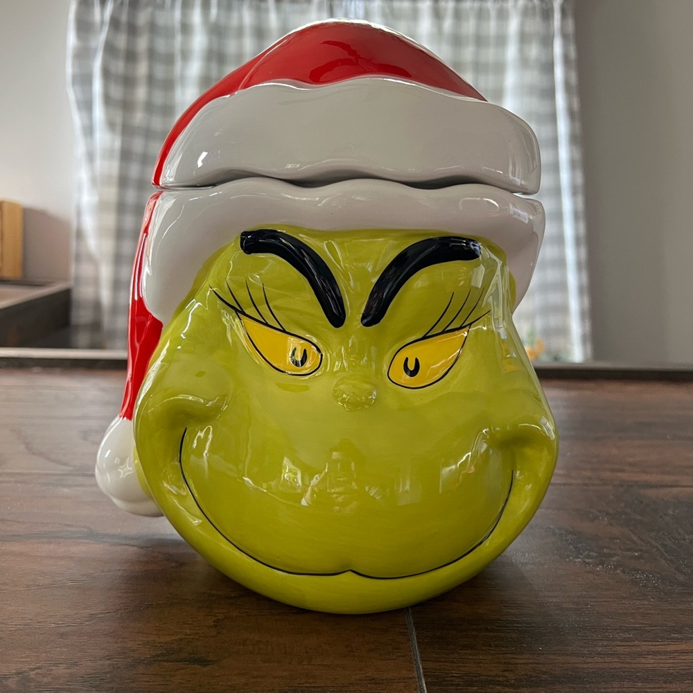 Brand new cookie jar never used! Grinch! Ready for a new home!